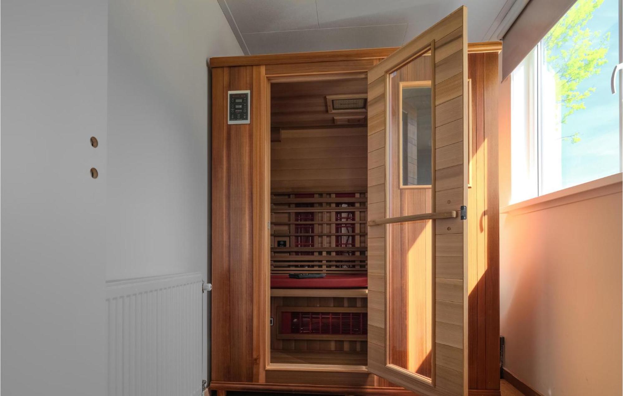 Nice Home In Heinkenszand With Sauna Εξωτερικό φωτογραφία